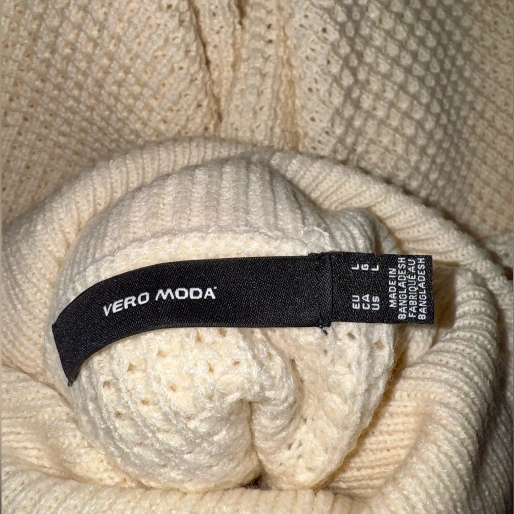 Women’s Vero Moda oversized beige knitted‎ turtleneck sweater size large - Picture 7 of 10